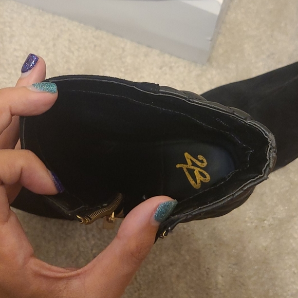 Black side zip ankle boots - Picture 4 of 4